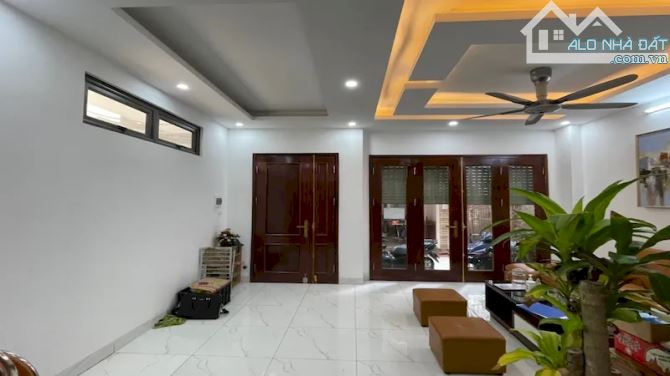 BÁN NHÀ MỚI PHỐ TỪ HOA NGÕ RỘNG, LÔ GÓC, GẦN HỒ, TẶNG NỘI THẤT, 40M2, 11 TỶ