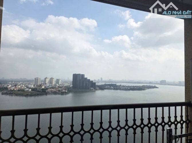 Bán CH 3PN Chung Cư El'Dorado Lạc Long Quân DT 87,3m Full NT View Hồ Tây giá 17,5 tỷ SĐCC