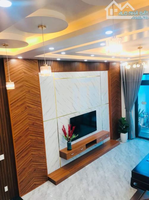 Bán nhà Phú Thượng - Tây Hồ 82m, mt 7,7m, giá 15,3 tỷ. Ô tô