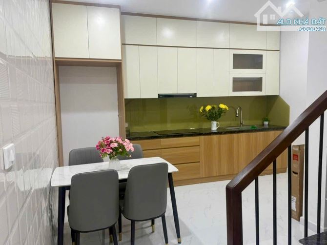 Nhà 4 tầng đẹp đón tết, gần mặt phố Trương Định quận Hai Bà Trưng gần chợ Mơ Bạch Mai