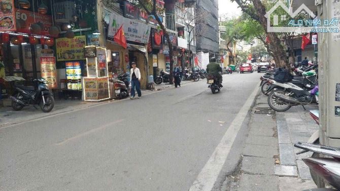 Bán Nhà Phố Hàng Buồm - 55m2 x 2 Tầng - Sổ riêng, xây mới thoải mái - Nhà thoáng, sân rộng