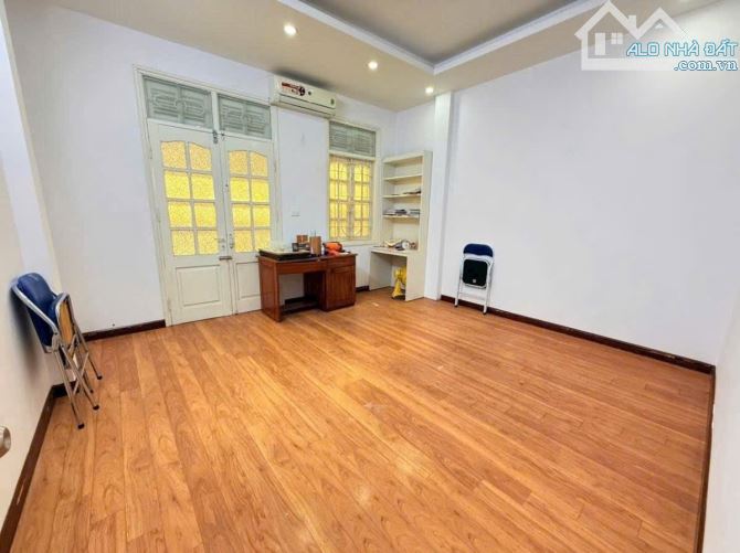 Độc nhất Hoàng Cầu, ô tô đỗ cửa, ô thang máy, phân lô, thông kinh doanh, gần phố. 48m*5T