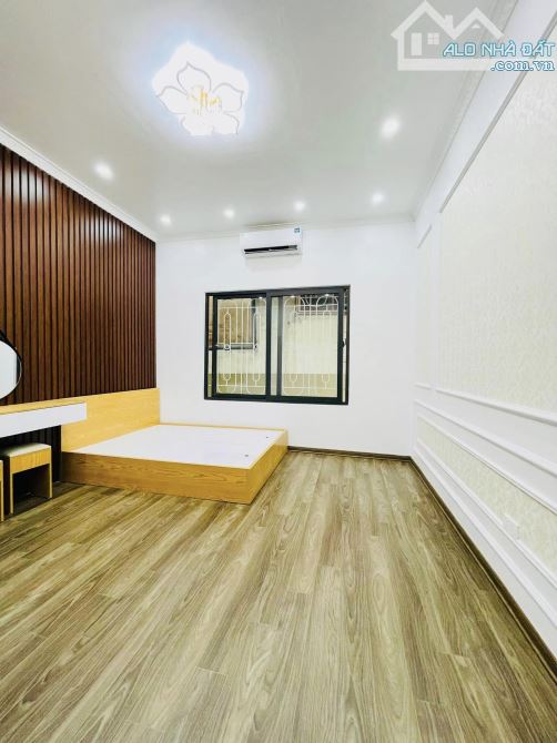 8.5 TỶ-38M2-4 TẦNG-4 NGỦ-121 KIM NGƯU-FUL NỘI THẤT-HBT