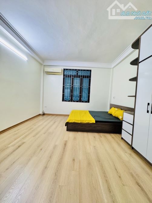 CHÍNH CHỦ BÁN NHÀ PHỐ THỊNH LIỆT -GIẢI PHÓNG -HOÀNG MAI 28M 3PN GIÁ 6,2 TỶ GẦN OTO