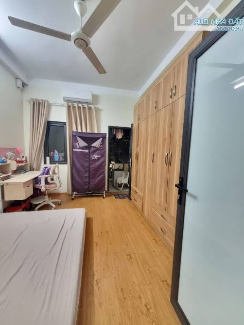 BÁN NHÀ PHỐ NGUYỄN XIỂN 30m2- 4 tầng - mt 4m- 6 tỷ 380