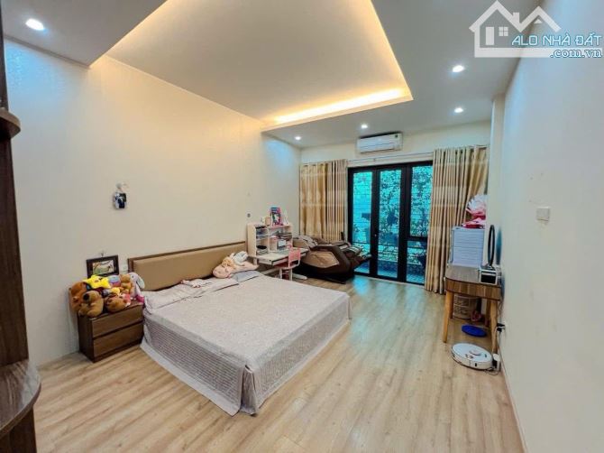 BÁN NHÀ QUAN HOA, CẦU GIẤY - 5 TẦNG 50M2 - GIÁ 12.9 TỶ - CÁCH MẶT PHỐ 50M