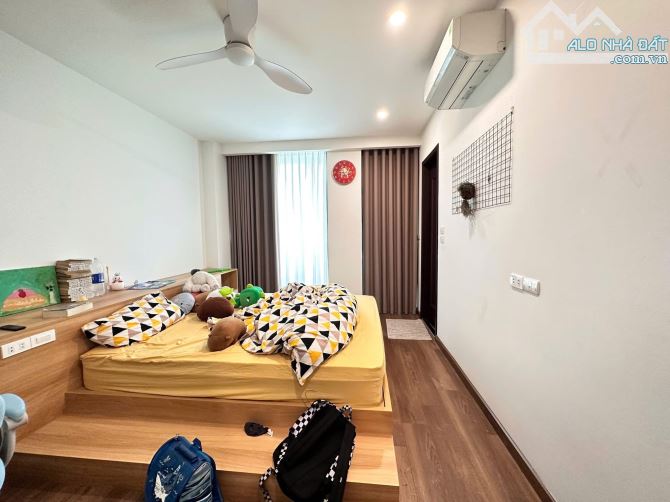 Phố Nghi Tàm,Tây Hồ - 138m2x7T,thang máy - 26,8tỷ - 20m ra oto - giá đầu tư