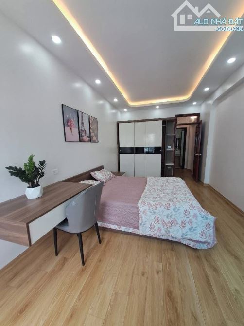 Hoàng Mai, ô tô đỗ cửa, kinh doanh online, 32m - 5 tầng - 6.9 Tỷ