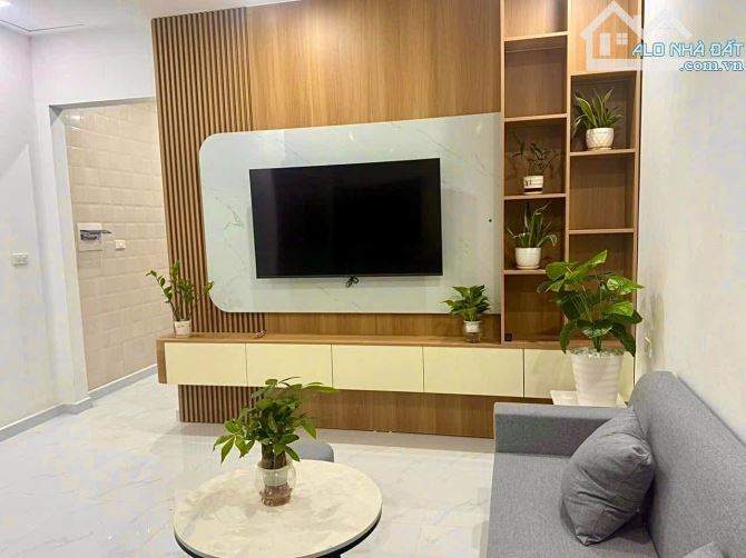 Nhà 4 tầng đẹp đón tết, gần mặt phố Trương Định quận Hai Bà Trưng gần chợ Mơ Bạch Mai