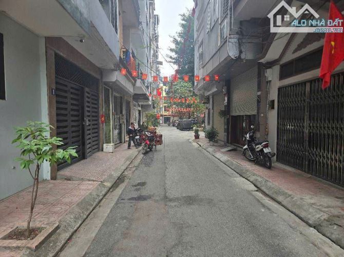 Bán Nhà Khu Phân Lô Hồng Hà - Hoàn Kiếm - 50m2 x 7 tầng thang máy, gara oto - KD cho thuê