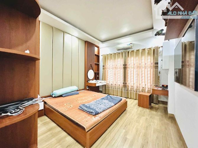 Nhà Ngõ thông ô tô tránh Hoàng Sâm 800A, 2 mặt thoáng, kinh doanh, gần phố, phân lô cán bộ