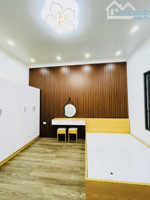 8.5 TỶ-38M2-4 TẦNG-4 NGỦ-121 KIM NGƯU-FUL NỘI THẤT-HBT