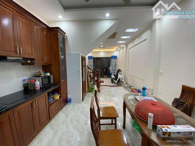 BÁN NHÀ 5 TẦNG 50M2 - HOÀNG QUỐC VIỆT, CẦU GIẤY - GIÁ 12.9 TỶ