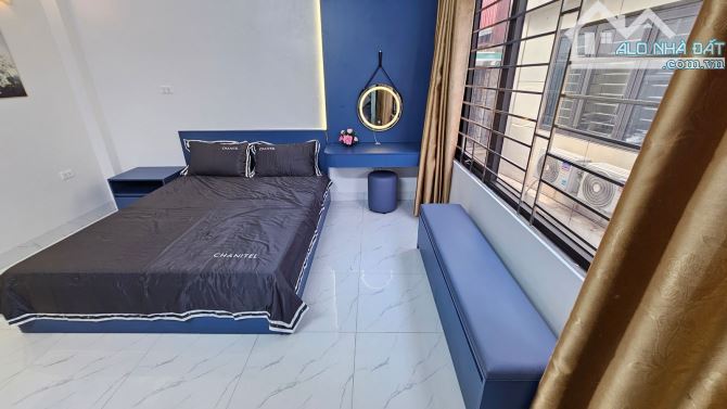 Nhà Đẹp Ở Ngay Bùi Xương Trạch, oto đỗ cửa, 34m, 5 tầng, giá 11,1 tỷ