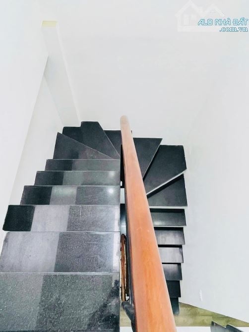 8.5 TỶ-38M2-4 TẦNG-4 NGỦ-121 KIM NGƯU-FUL NỘI THẤT-HBT