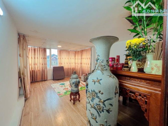 BÁN NHÀ QUAN HOA, CẦU GIẤY - 5 TẦNG 50M2 - GIÁ 12.9 TỶ - CÁCH MẶT PHỐ 50M