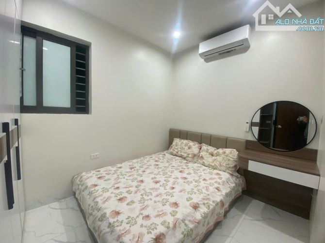 Nhỉnh 5 tỷ chung cư NO2 Chùa Láng, Đống Đa, sđcc 50m2 2pn 2wc nhà đẹp