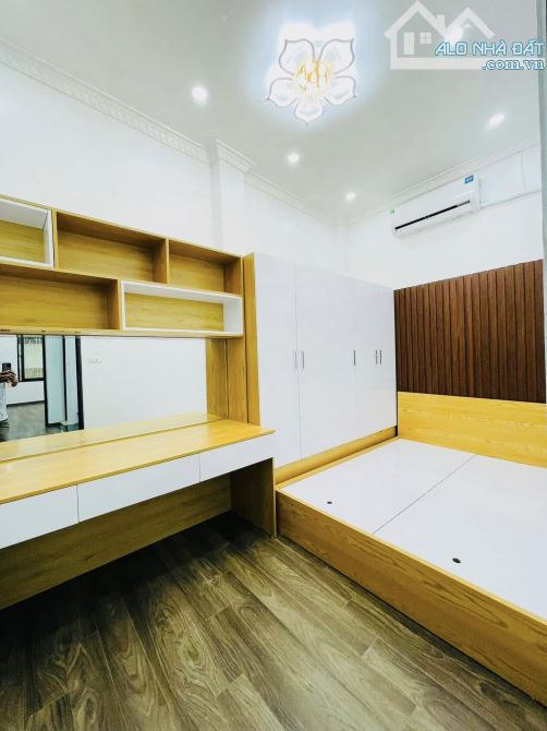 8.5 TỶ-38M2-4 TẦNG-4 NGỦ-121 KIM NGƯU-FUL NỘI THẤT-HBT