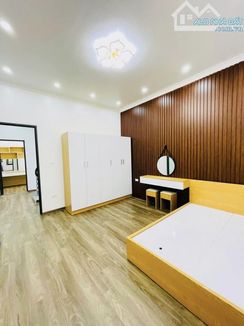 8.5 TỶ-38M2-4 TẦNG-4 NGỦ-121 KIM NGƯU-FUL NỘI THẤT-HBT