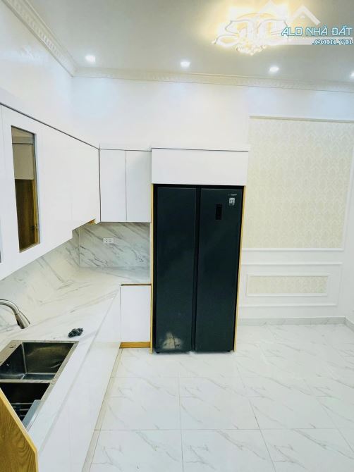 8.5 TỶ-38M2-4 TẦNG-4 NGỦ-121 KIM NGƯU-FUL NỘI THẤT-HBT