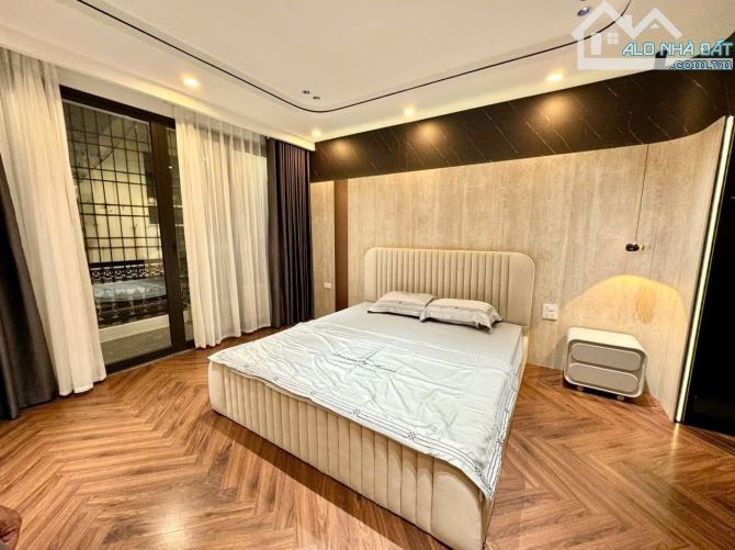 Bán nhà khương đình 47m , 6 tầng thang máy tặng nội thất sang xịn mịn chỉ mang người về ở