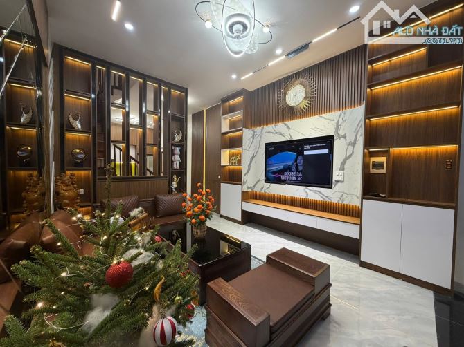 BÁN NHÀ MỚI 5 TẦNG-MAI DỊCH-CẦU GIẤY-NỘI THẤT CAO CẤP-Ở NGAY ĐÓN TẾT- PK 10 TỶ