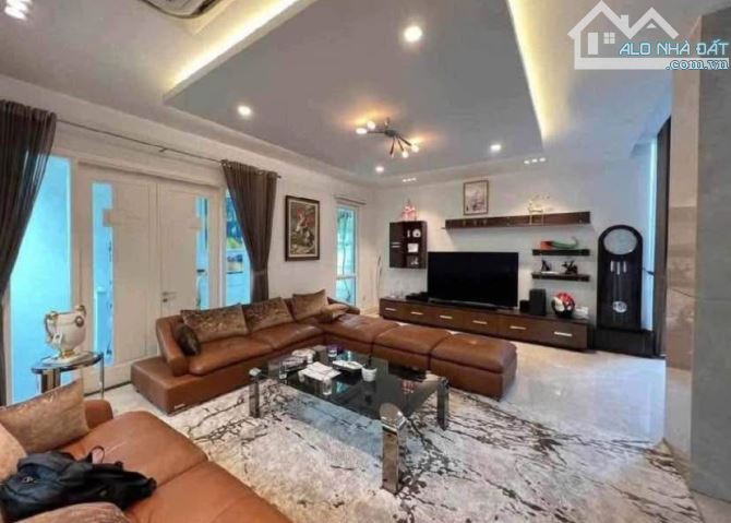 PHÂN LÔ QUÂN ĐỘI - NGHĨA ĐỖ 60M2 - NHỈNH 18TỶ - Ô TÔ TRÁNH, CHẠY VÒNG QUANH, DỪNG ĐỖ - KHÔ