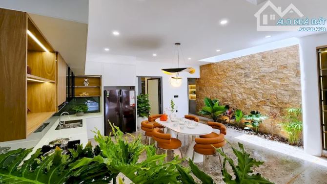 NHÀ MỚI PHỐ TRỊNH CÔNG SƠN, THÔNG THOÁNG, BA ĐƯỚC HỒ TÂY, 40M2, 12,5 TỶ