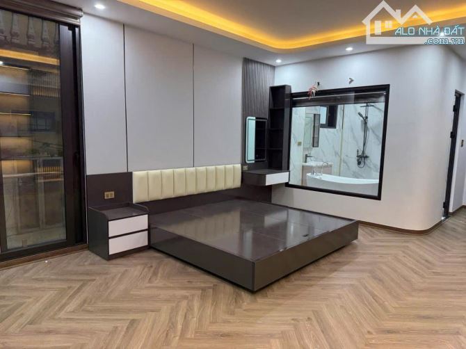 Hàng kín - 6 tầng thang máy - mặt tiền 5m - Trung tâm Thái Hà