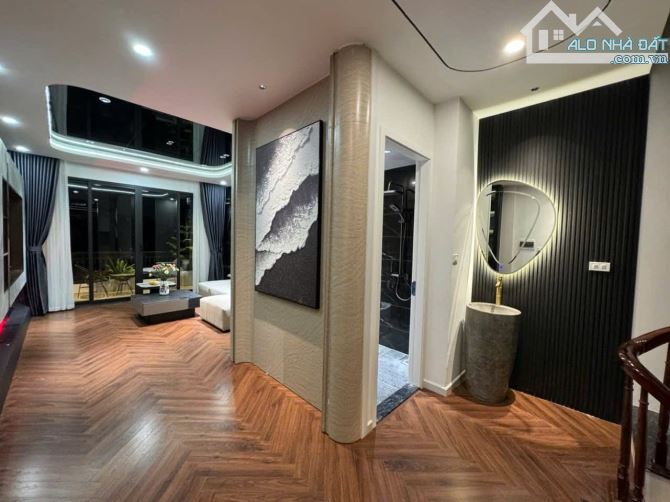 Bán nhà khương đình 47m , 6 tầng thang máy tặng nội thất sang xịn mịn chỉ mang người về ở