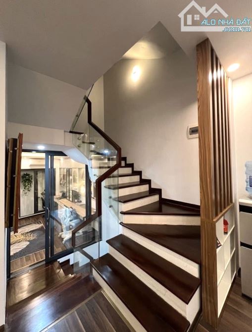 Dân xây,gần phố,ba bước oto-Gần Trương Định-50m- 8 tỷ 46