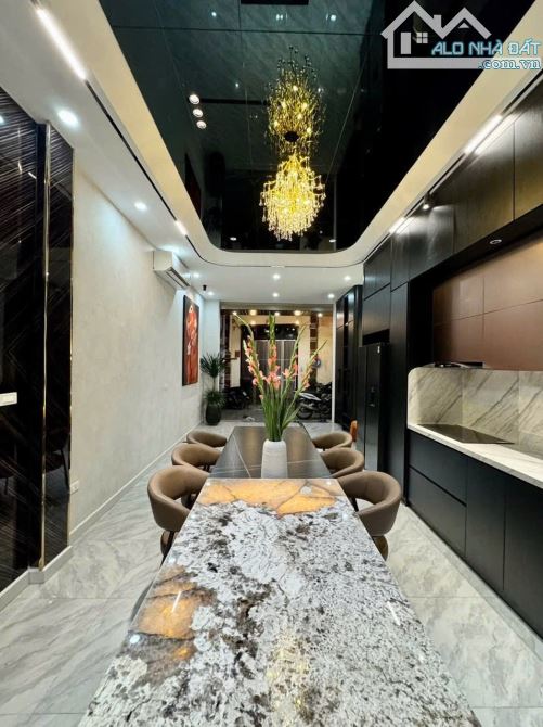 Bán nhà khương đình 47m , 6 tầng thang máy tặng nội thất sang xịn mịn chỉ mang người về ở