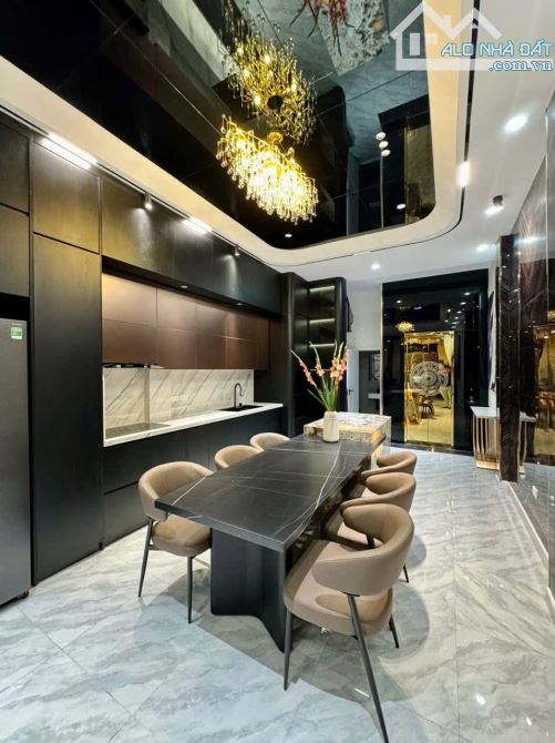 Bán nhà khương đình 47m , 6 tầng thang máy tặng nội thất sang xịn mịn chỉ mang người về ở