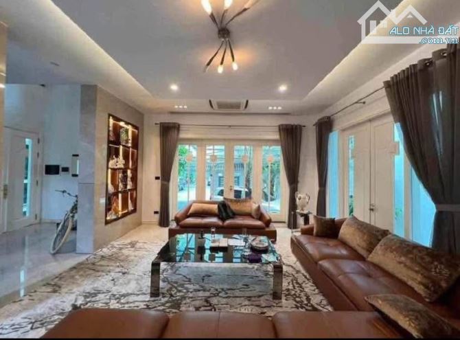 PHÂN LÔ QUÂN ĐỘI - NGHĨA ĐỖ 60M2 - NHỈNH 18TỶ - Ô TÔ TRÁNH, CHẠY VÒNG QUANH, DỪNG ĐỖ - KHÔ