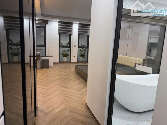 Hàng kín - 6 tầng thang máy - mặt tiền 5m - Trung tâm Thái Hà