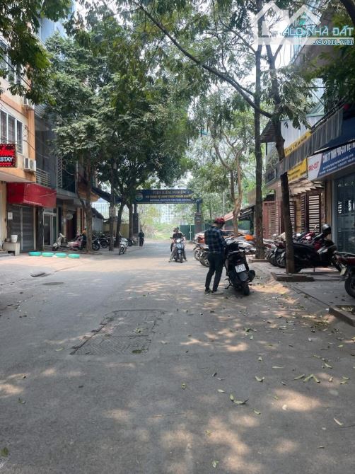 Bán nhà 40m 6 tầng,Trần Bình, Cầu Giấy,sát phố,10.5 tỷ.