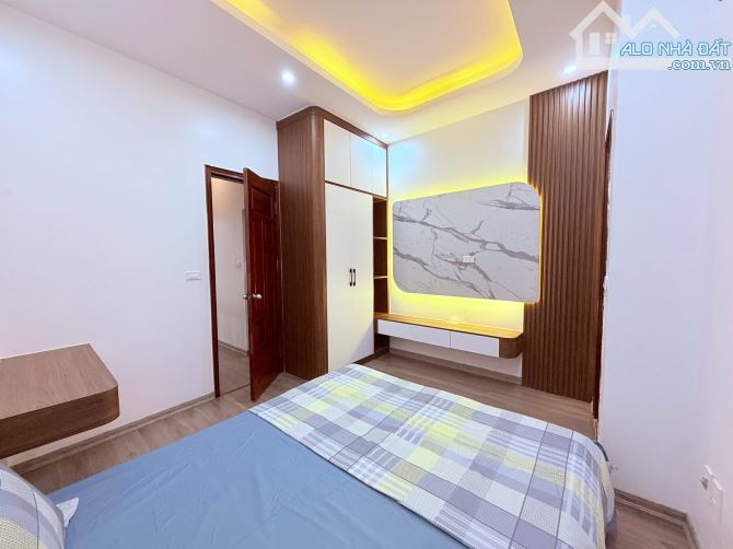 BÁN NHÀ MỚI 5 TẦNG-MAI DỊCH-CẦU GIẤY-NỘI THẤT CAO CẤP-Ở NGAY ĐÓN TẾT- PK 10 TỶ