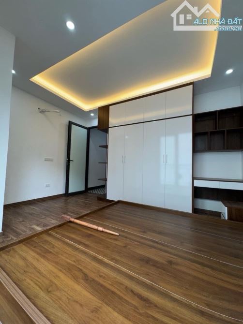 Nhỉnh 7.2 tỷ - Trần Khát Chân, Hai Bà Trưng. Chính chủ cần bán nhà 40m², 5 tầng, 3 ngủ.