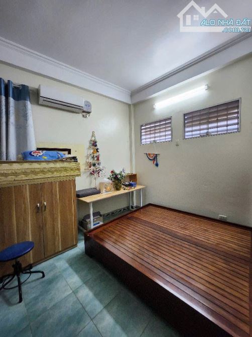 Chính chủ cần bán Nhà p Thái Thịnh - DT65m2 * 4 tầng, thoáng trước sau - 14,8 tỷ (sẵn sổ)