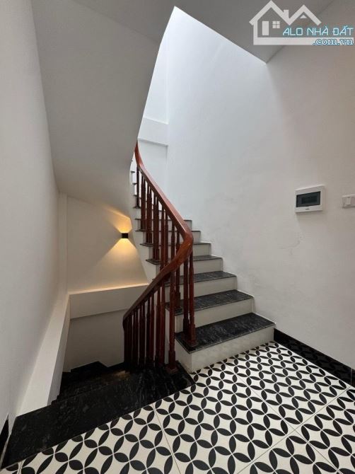 Nhỉnh 7.2 tỷ - Trần Khát Chân, Hai Bà Trưng. Chính chủ cần bán nhà 40m², 5 tầng, 3 ngủ.