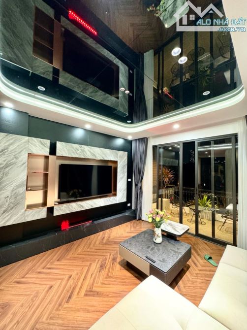 Siêu phẩm đón Tết phố Khương Đình-Thanh Xuân, 6 tầng Thang máy, nội thất đẳng cấp tiền tỷ