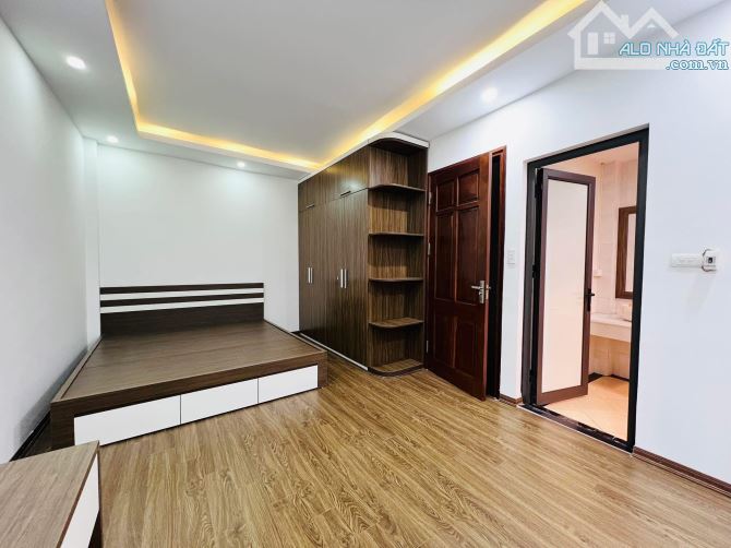 NHÀ ĐẸP - KHƯƠNG ĐÌNH - 38M2*5T - NGÕ NÔNG - KINH DOANH - GẦN PHỐ