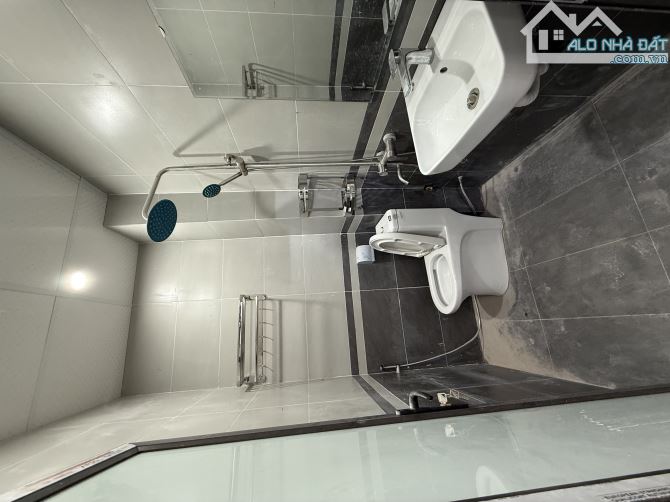 Nhỉnh 7.2 tỷ - Trần Khát Chân, Hai Bà Trưng. Chính chủ cần bán nhà 40m², 5 tầng, 3 ngủ.