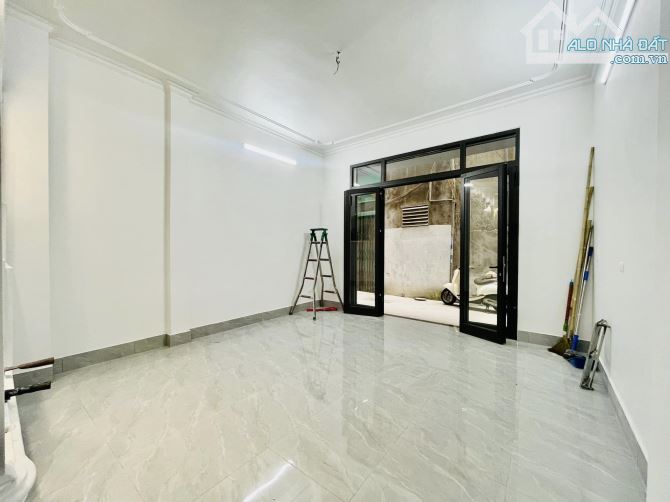 9.8 TỶ-50M2-NGÕ THOÁNG-VĂN MINH-KIM NGƯU-TRẦN KHÁT CHÂN-HBT