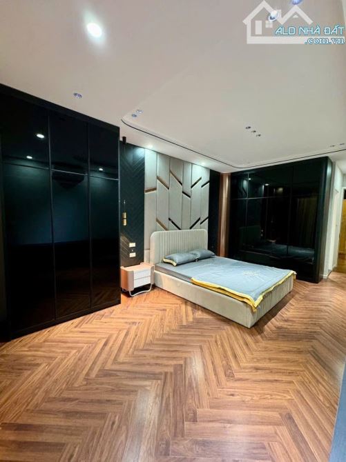 Bán nhà khương đình 47m , 6 tầng thang máy tặng nội thất sang xịn mịn chỉ mang người về ở