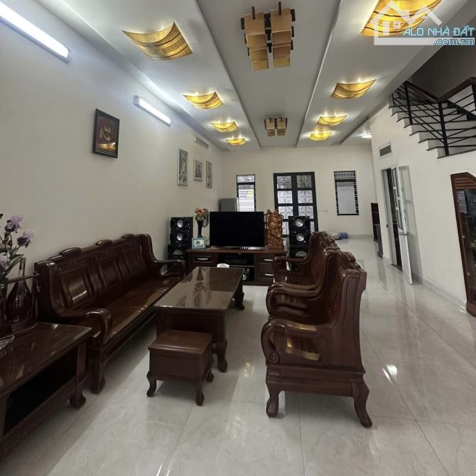 Bán nhà Nguyễn Hoàng - phân lô - ô tô tránh - 22 tỷ