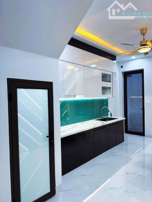 10,35 TỶ-45M2-5 TẦNG MỚI-5 NGỦ-20M RA PHỐ-TRƯƠNG ĐINH-THỊNH LIỆT-BỜ SÔNG SÉT