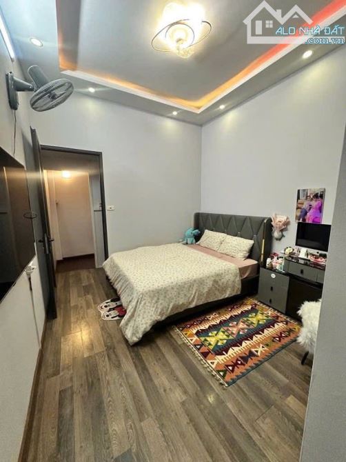 Nhỉnh 6 tỷ nhà 4 tầng đẹp gần phố Hồng Mai, Bạch Mai quận Hai Bà Trưng