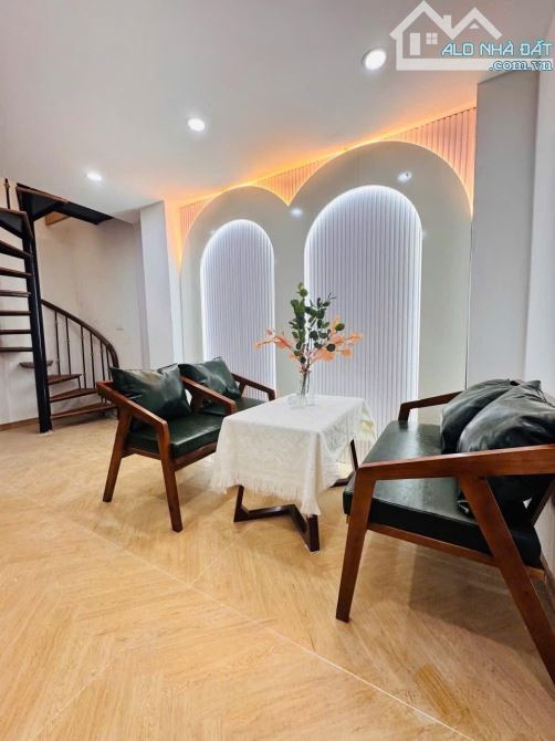 BÁN NHÀ VIP PHỐ CHẢ CÁ 55M2 2 TÂNG MT 4M GIÁ ĐẦU TƯ 4.38 TỶ QUẬN HOÀN KIẾM, CÁCH MẶT PHỐ 1