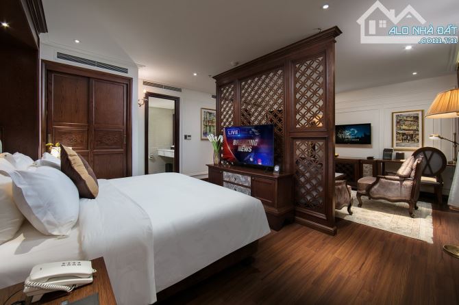 Bán toà khách sạn mặt phố Nguyễn Trường Tộ, DT: 220m2 x 16 Tầng, Mặt tiền: 10m, Giá 185 Tỷ